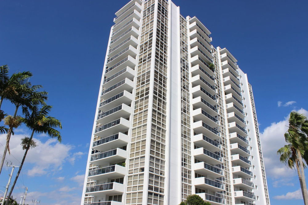 Embassy Towers condo photo 2